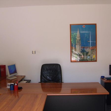 Lyon Apartments Μπούντβα Εξωτερικό φωτογραφία