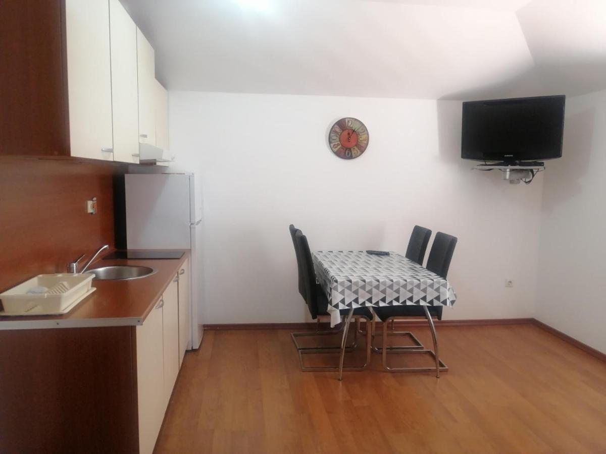 Lyon Apartments Μπούντβα Εξωτερικό φωτογραφία