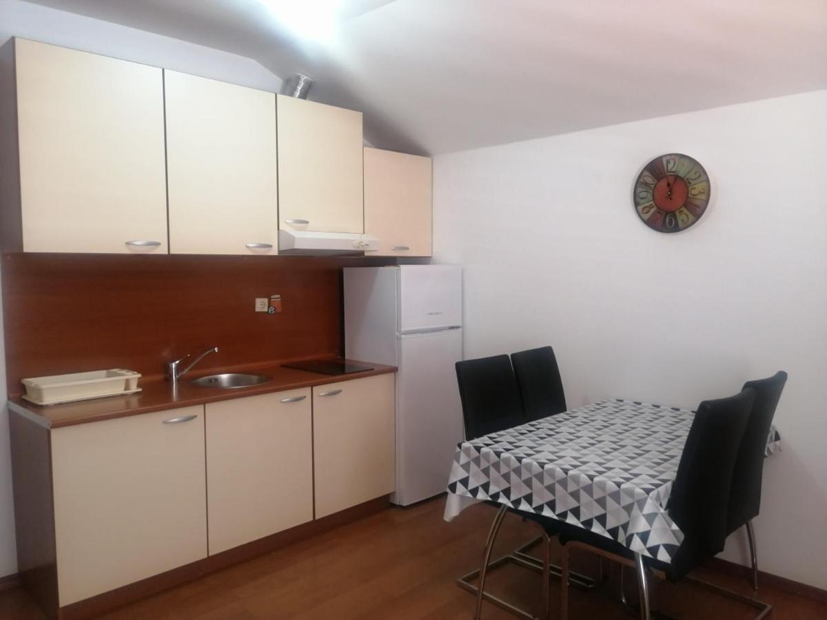 Lyon Apartments Μπούντβα Εξωτερικό φωτογραφία