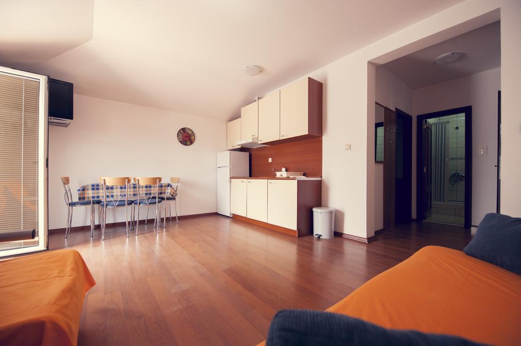 Lyon Apartments Μπούντβα Εξωτερικό φωτογραφία