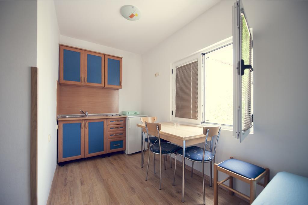 Lyon Apartments Μπούντβα Δωμάτιο φωτογραφία
