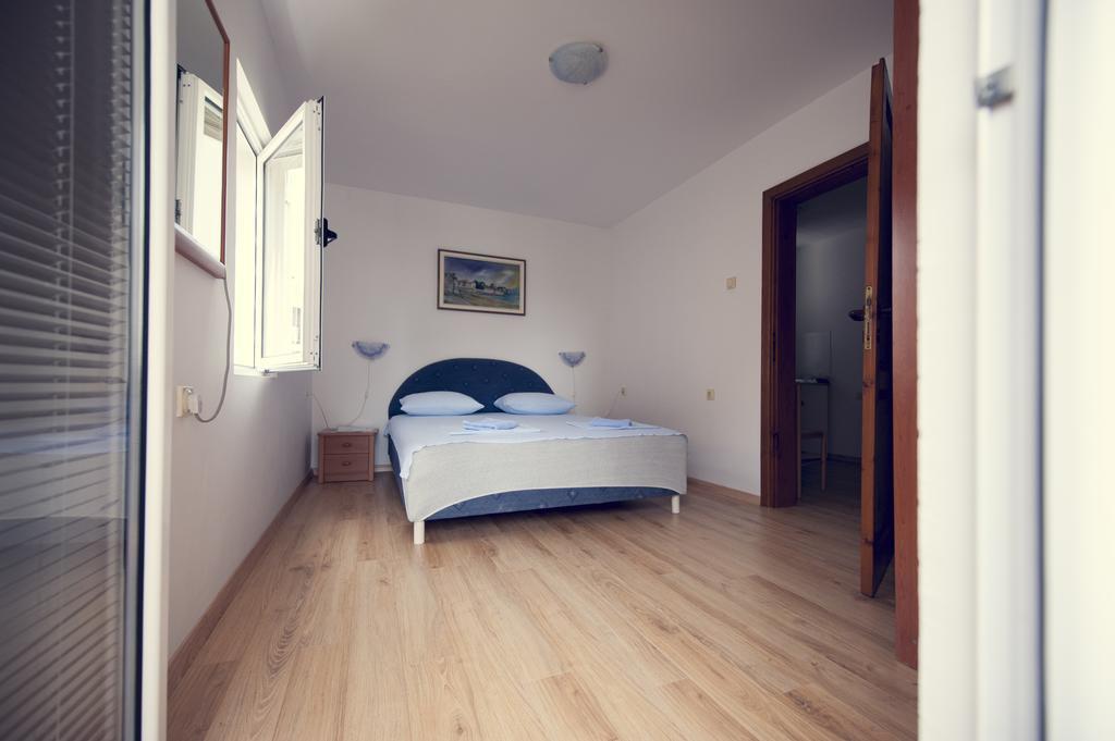 Lyon Apartments Μπούντβα Δωμάτιο φωτογραφία