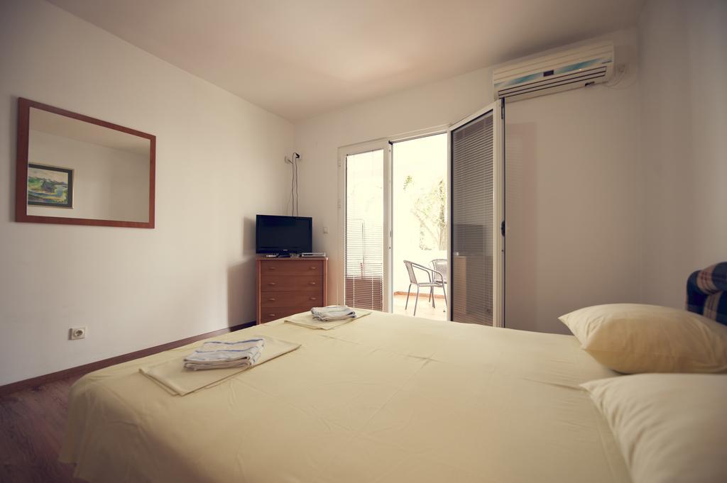 Lyon Apartments Μπούντβα Δωμάτιο φωτογραφία