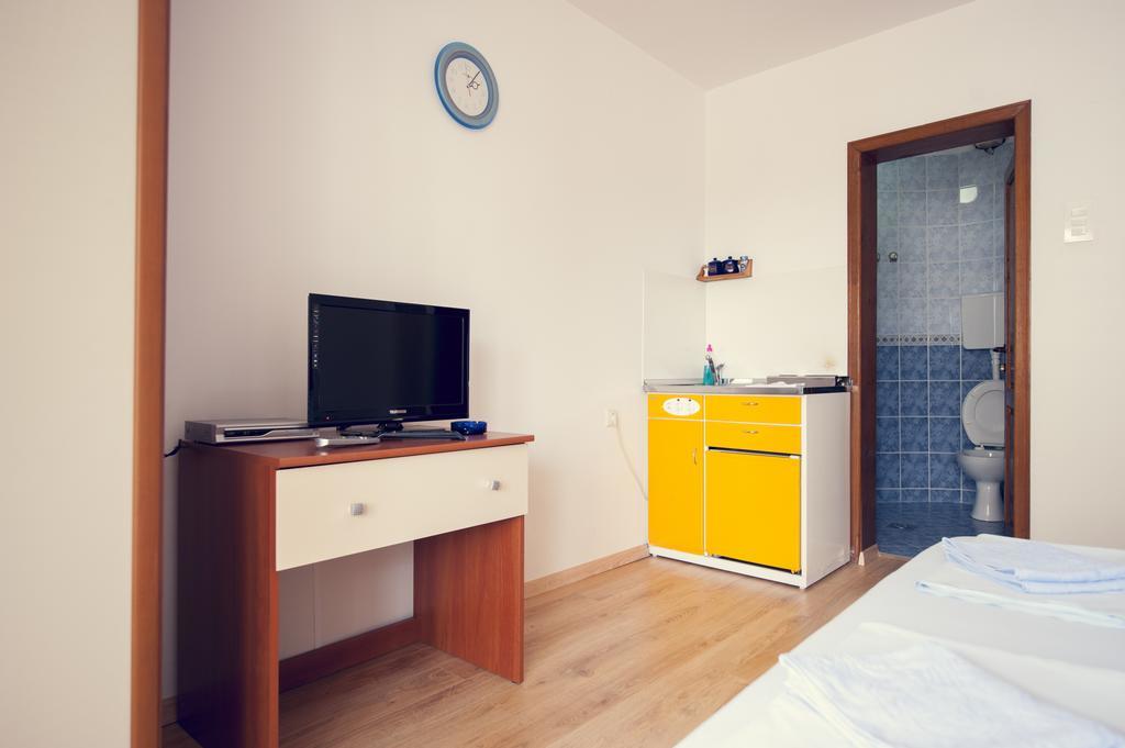 Lyon Apartments Μπούντβα Δωμάτιο φωτογραφία