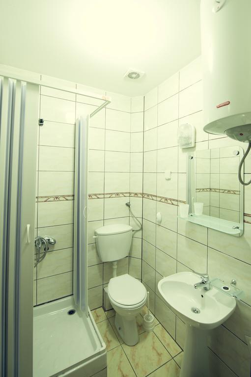 Lyon Apartments Μπούντβα Δωμάτιο φωτογραφία